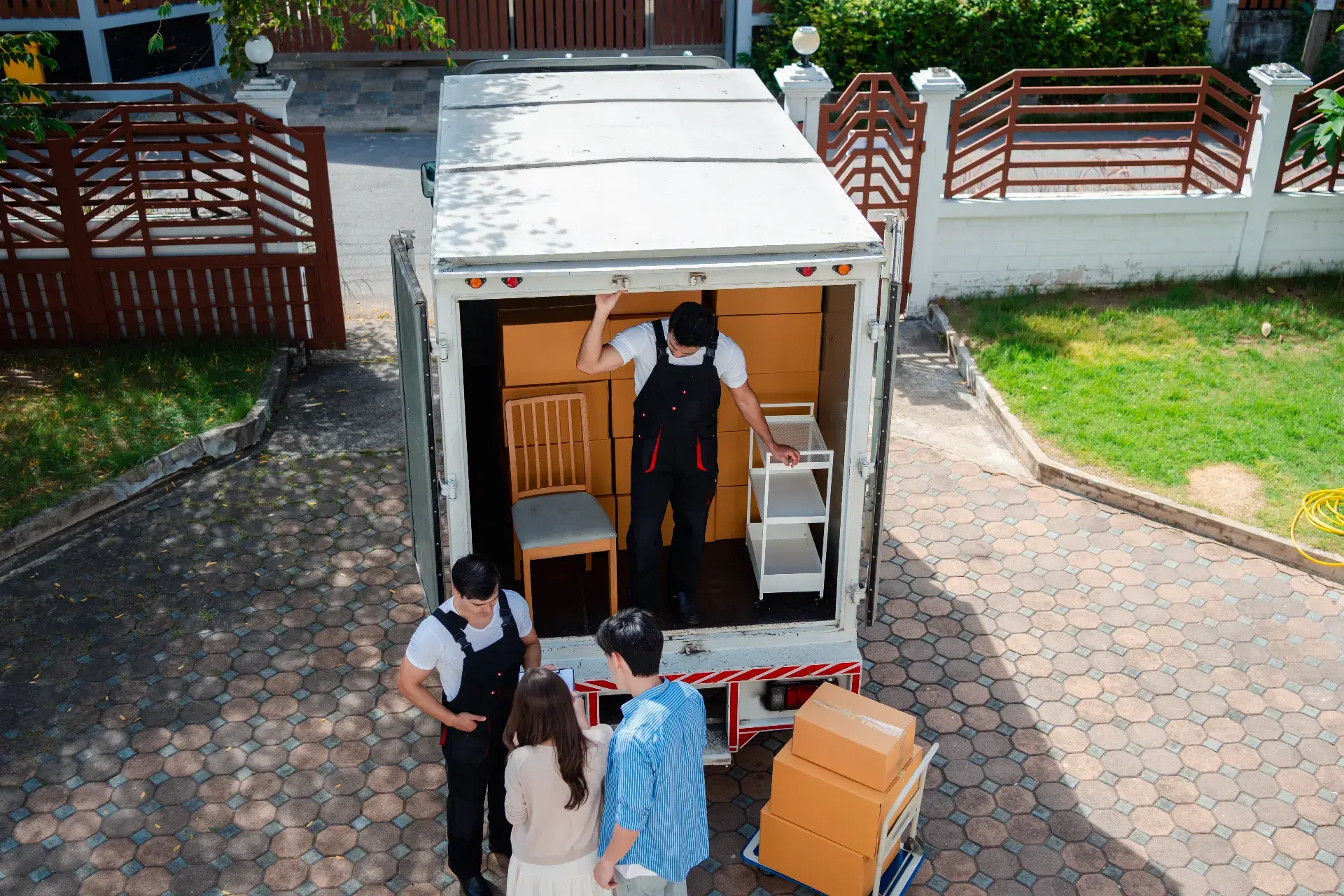 Residential moving in a New York apartment